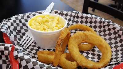 Rowdy Hog Smokin' Bbq