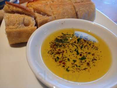 Red Robin America's Gourmet Burgers And Spirits