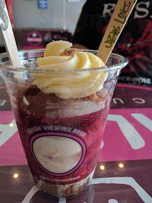 Smallcakes Cupcakery