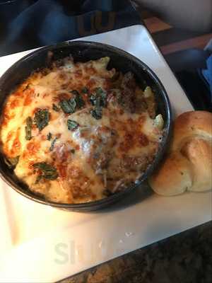 Bj's Restaurant & Brewhouse