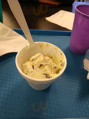 Deb's Ice Cream & Deli