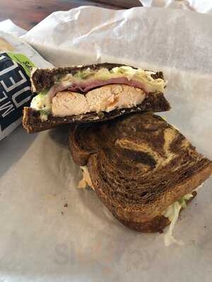 Quinton's Bar & Deli