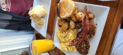 Stratford At The Harbor