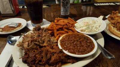 Puckett's Gro. & Restaurant