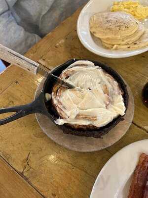 Puckett's Gro. & Restaurant