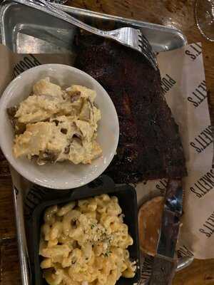 Puckett's Gro. & Restaurant