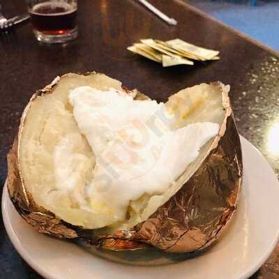 Montana's Rib And Chop House