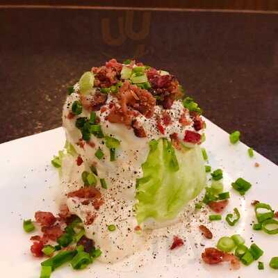 Montana's Rib And Chop House