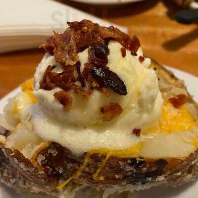 D. Rowe's Restaurant & Bar