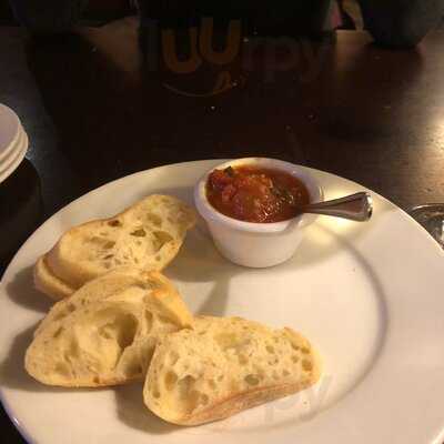 Mama Stortini's Restaurant & Bar