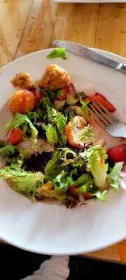 Boatyard Bar & Grill