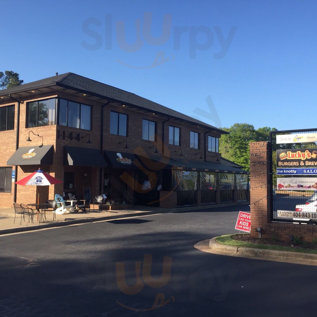Lucky's Burgers & Brew
