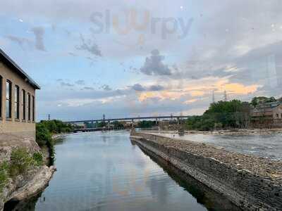 Fratello's Riverfront Restaurant