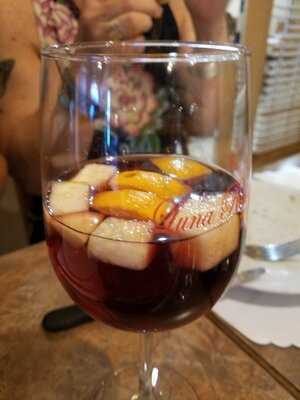 Luna Rossa Winery & Pizzeria