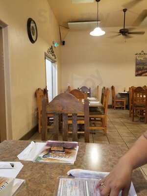 Luna Rossa Winery & Pizzeria