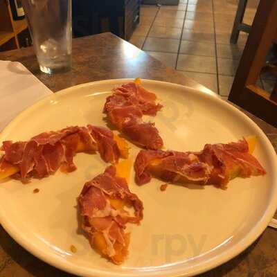 Luna Rossa Winery & Pizzeria