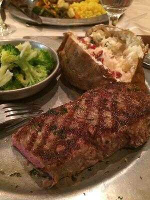 The Tack Room Bar & Grill