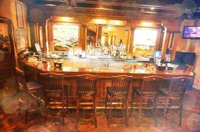 The Tack Room Bar & Grill