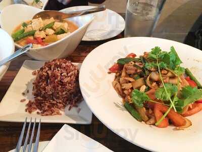 Charm Thai Eatery