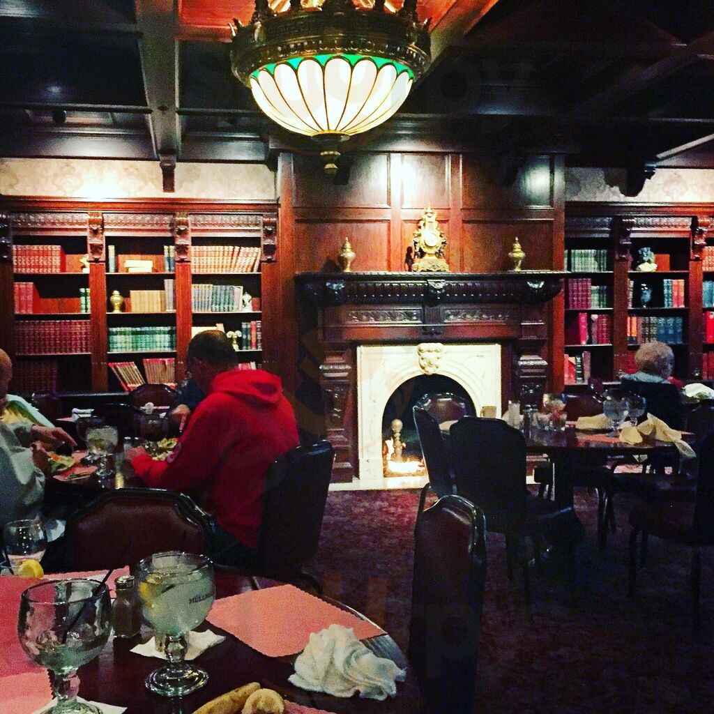 Mulligan's Restaurant & Pub