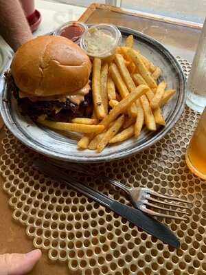 White Rabbit Gastropub