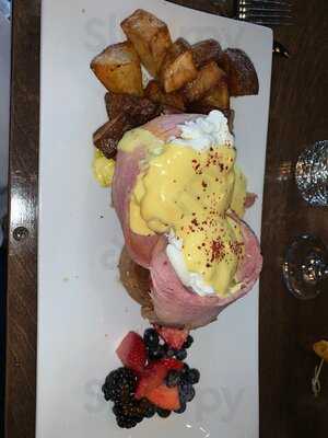 Feast Market & Cellar