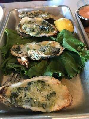 Emc Seafood & Raw Bar