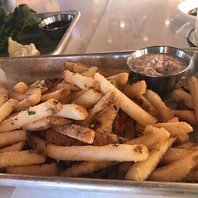 Emc Seafood & Raw Bar