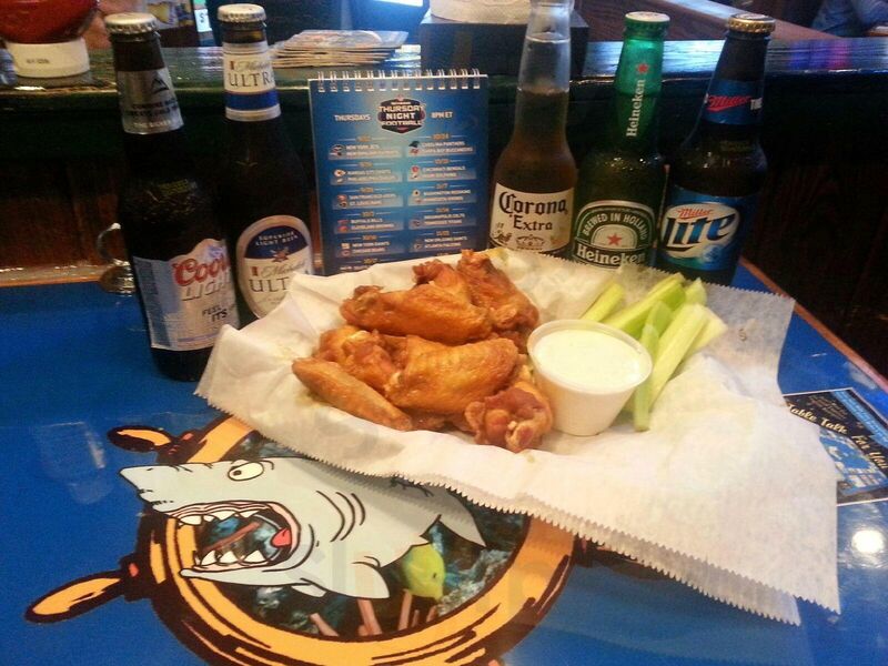 Lefty's Wings & Grill