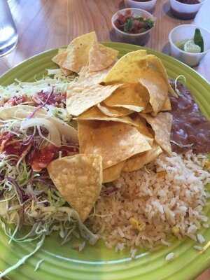 Dos Coyotes Border Cafe