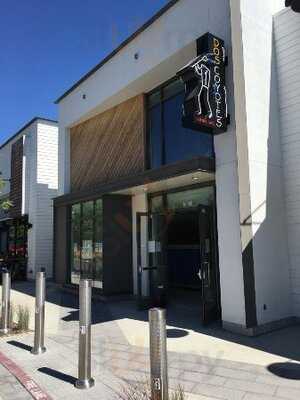 Dos Coyotes Border Cafe