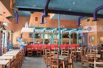 Dos Coyotes Border Cafe