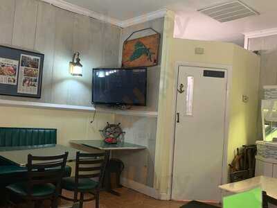 Graham & Rollins Hampton Seafood Market & Restaurant