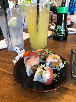 Mikuni Japanese Restaurant & Sushi Bar