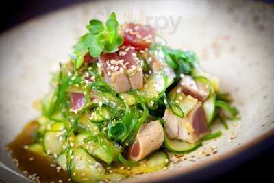 Mikuni Japanese Restaurant & Sushi Bar