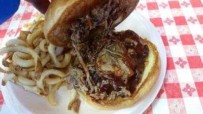 Hog Wild Pit Bar-b-q