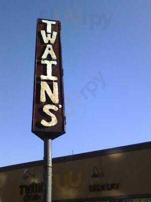 Twains Billiards & Tap