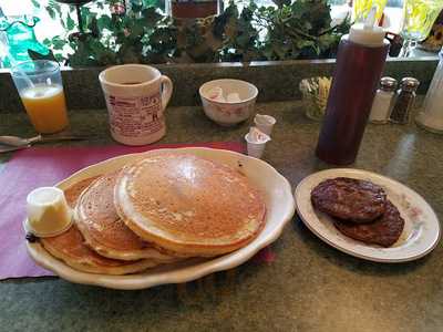 Julien's Corner Kitchen