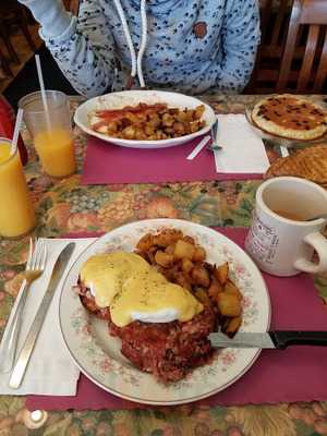 Julien's Corner Kitchen