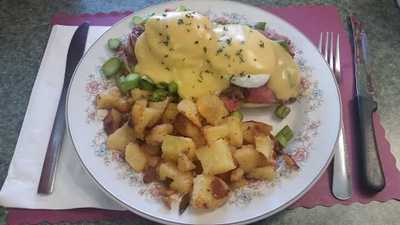 Julien's Corner Kitchen