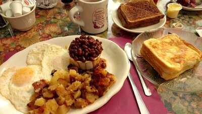 Julien's Corner Kitchen