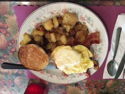 Julien's Corner Kitchen