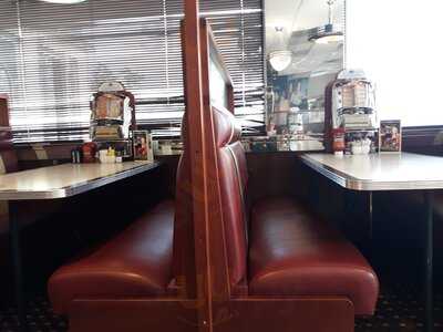 Silver Diner