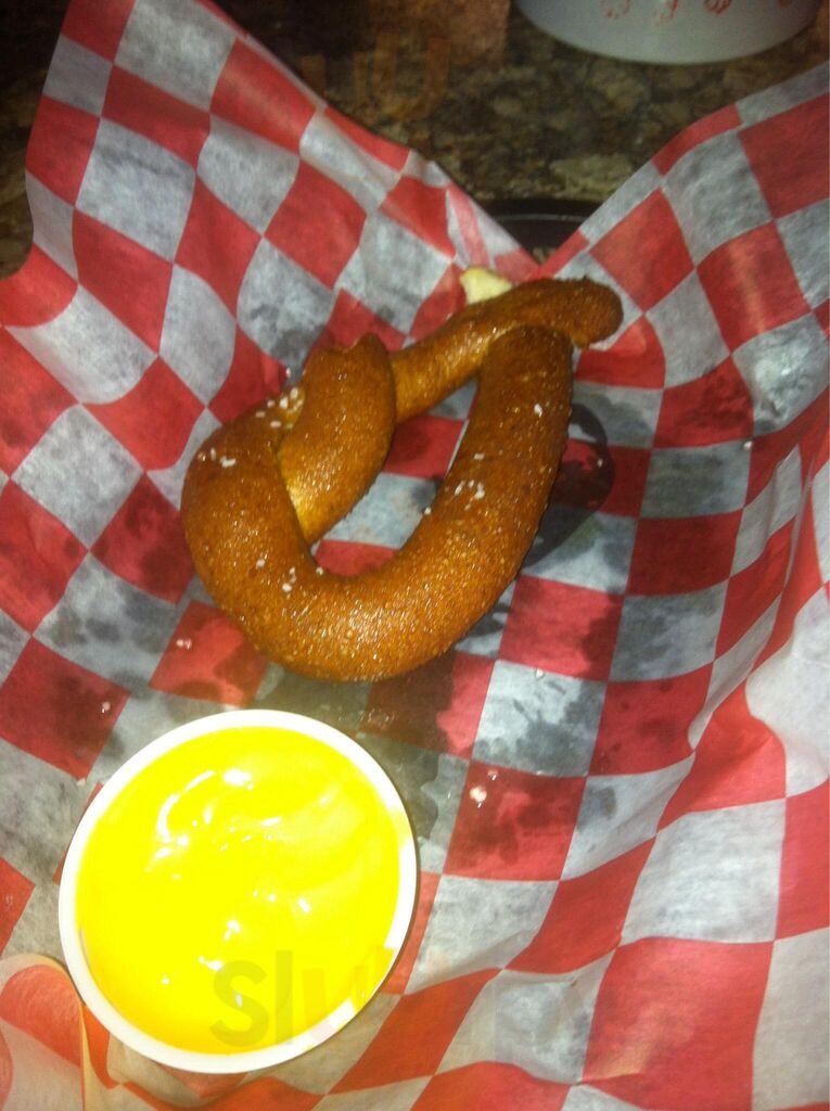 Odis 12 Bar & Grille