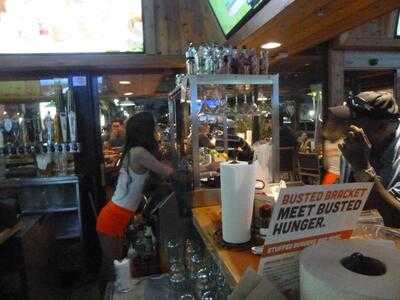 Hooters