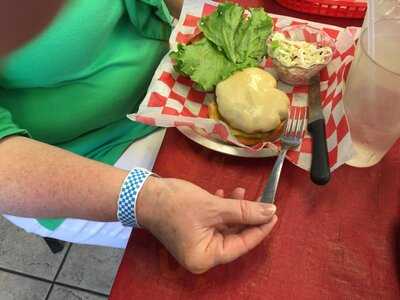 Paw Paw's Sweet Shop And Cafe