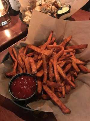 Samuel's Tap & Table