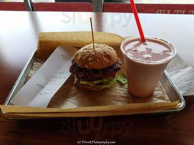 Mooyah Burgers, Fries & Shakes