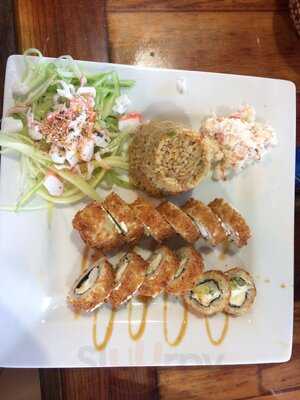 La Laguna Mariscos & Sushi
