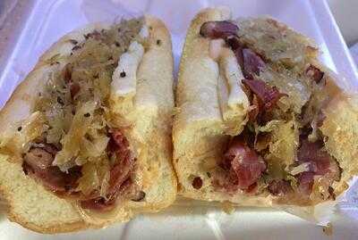 The Twisted Pickle Deli